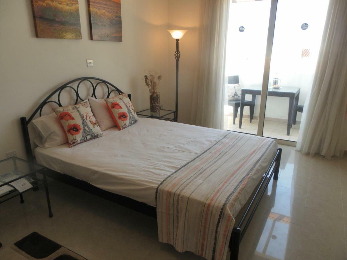 Studio, E104 With Double Bed, Kitchen & Shower Room, Sunny Balcony Peyia Exterior foto